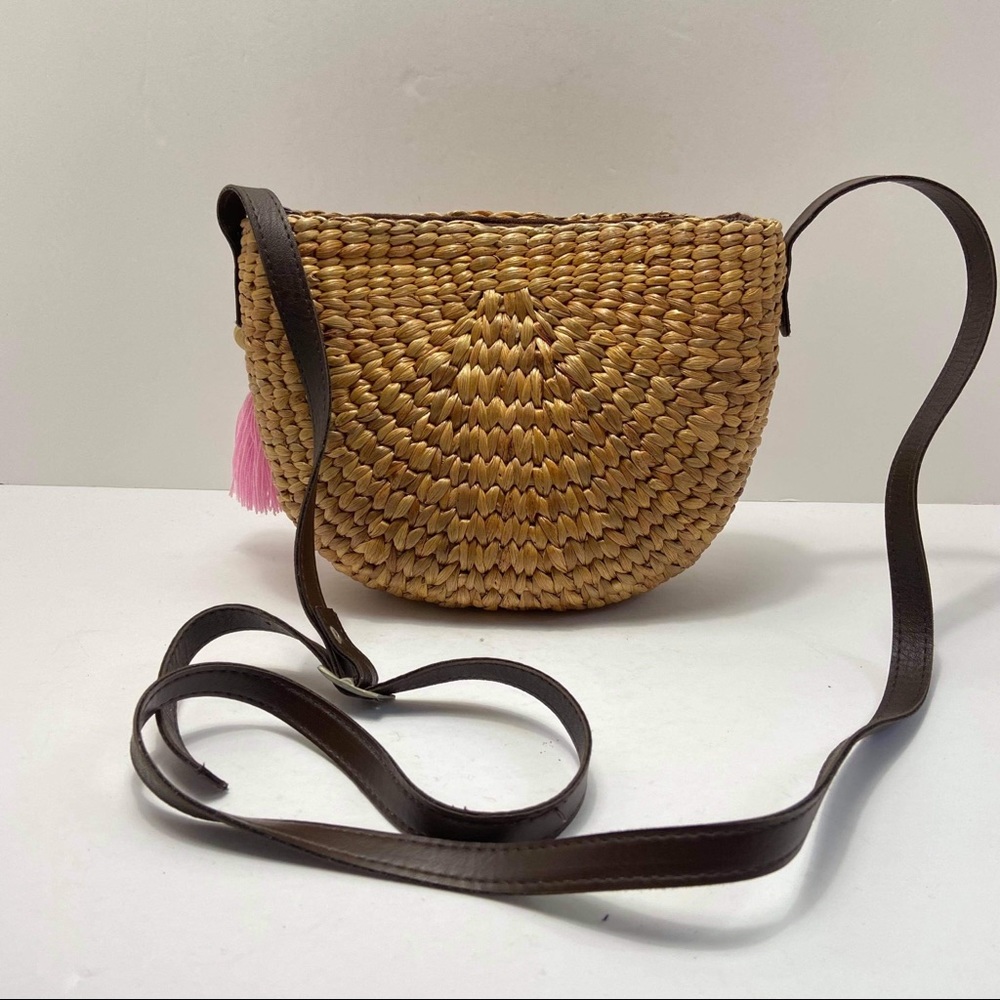 SOLD! Water Hyacinth Straw Women’s Bag - Picture 5 of 8
